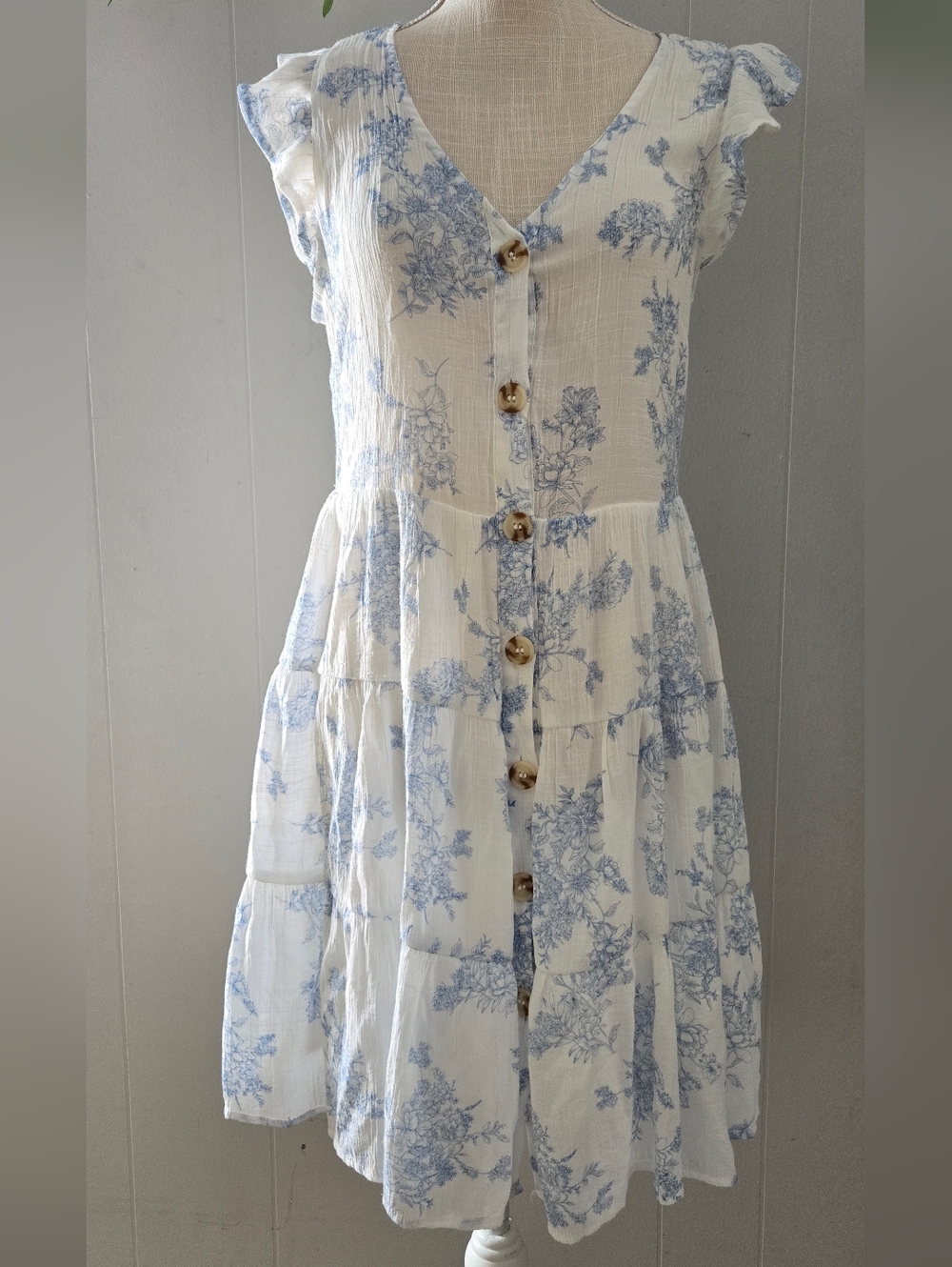 Blue Floral Button-Front Midi Dress - Lightweight Summer Style
